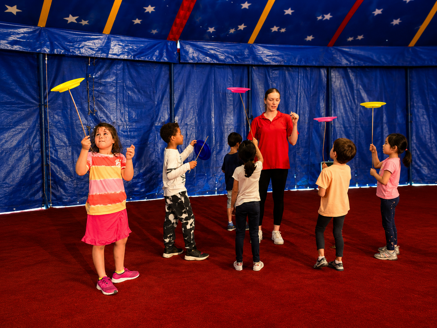 Enfants participant à un atelier de cirque à l'Espace Franconi